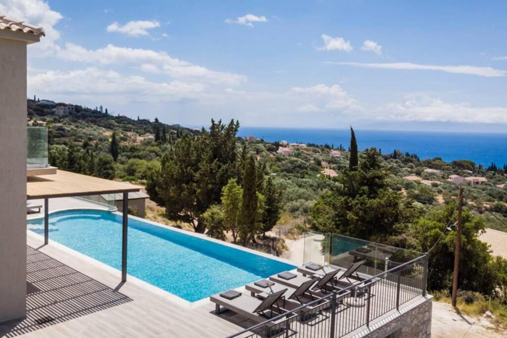 Color Villas-New Villa Green At Trapezaki With Private Pool Mousata المظهر الخارجي الصورة